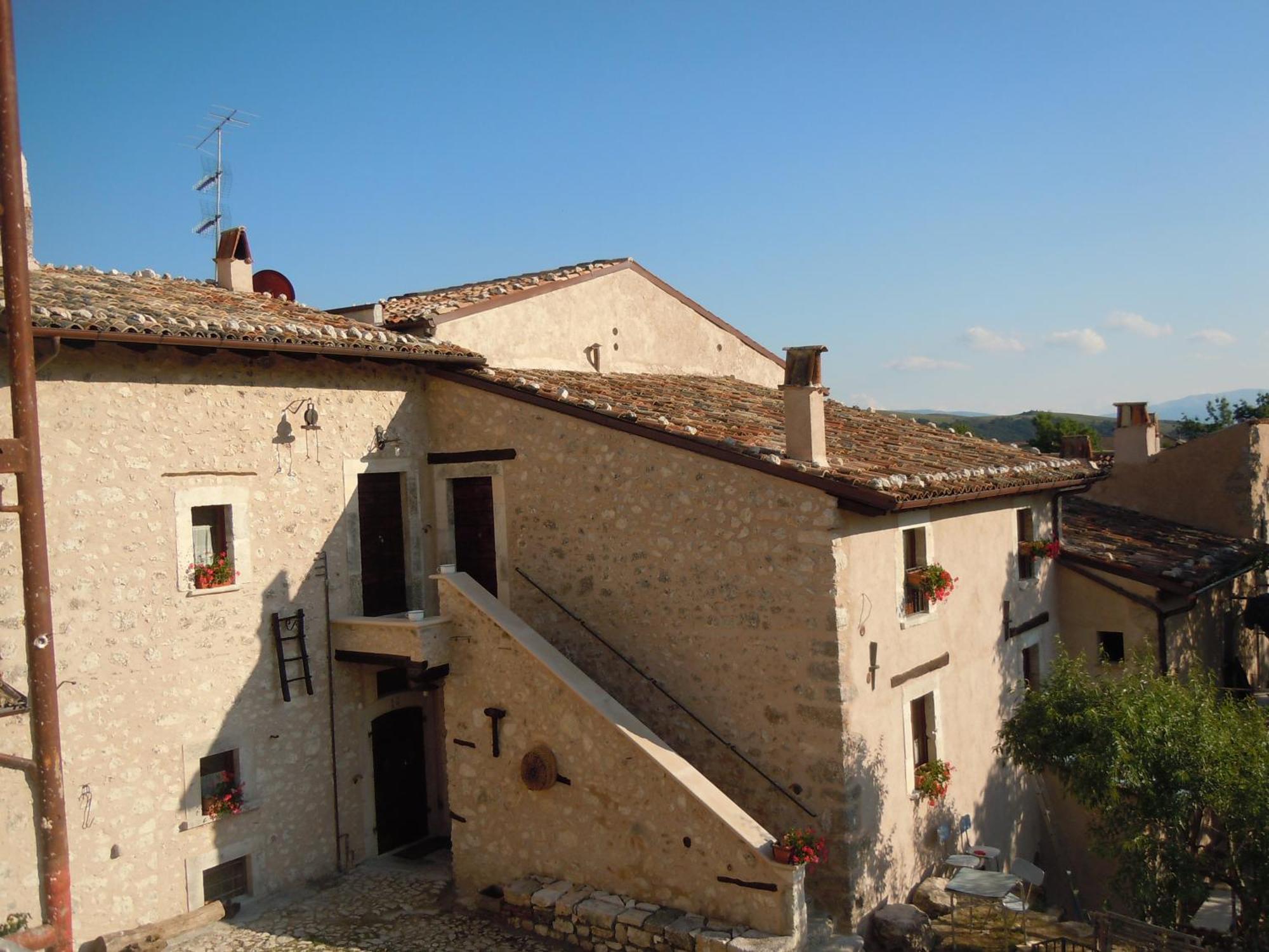 La Casa Su Le Dimore Del Borgo Santo Stefano Di Sessanio Εξωτερικό φωτογραφία